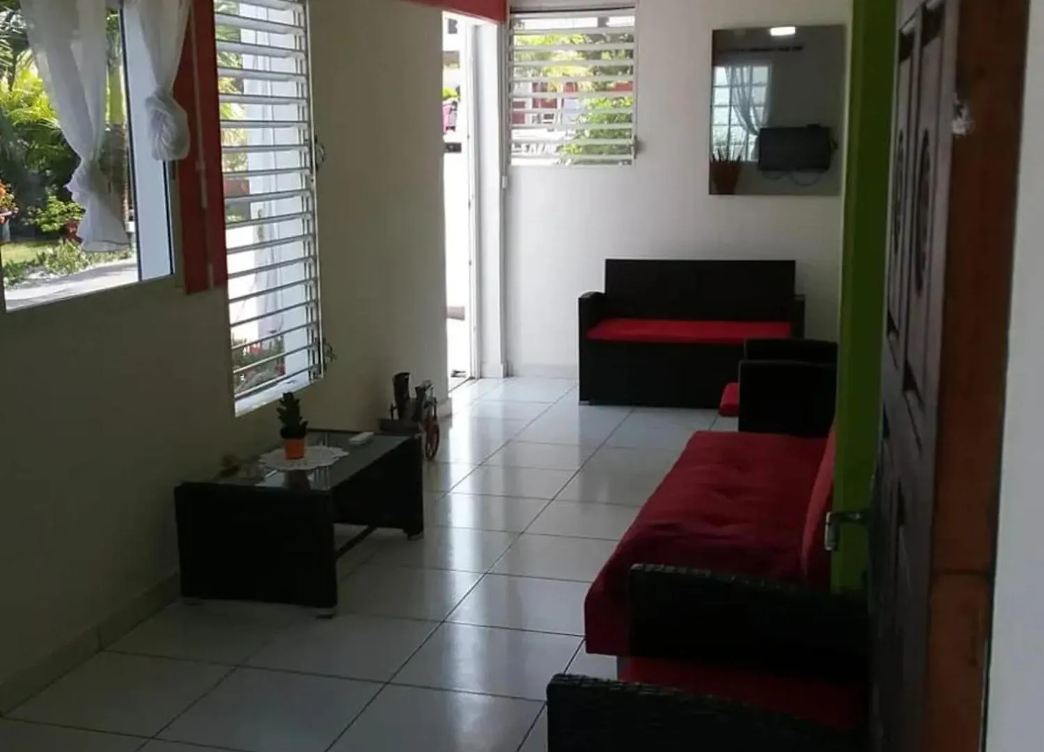 Appartement Charmant A Sainte Anne 70 M² Avec Piscine Apartman