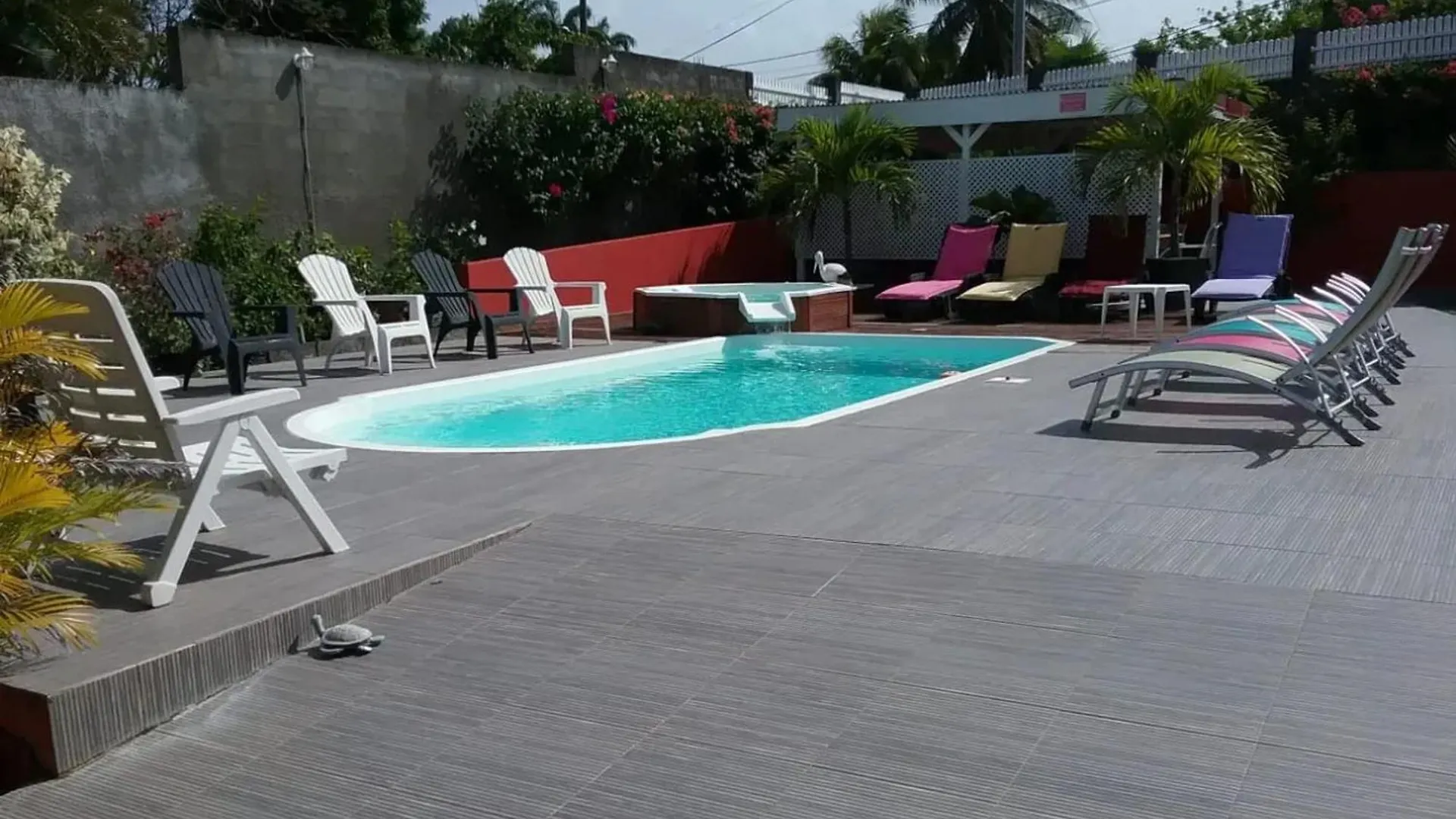 Appartement Charmant A Sainte Anne 70 M² Avec Piscine