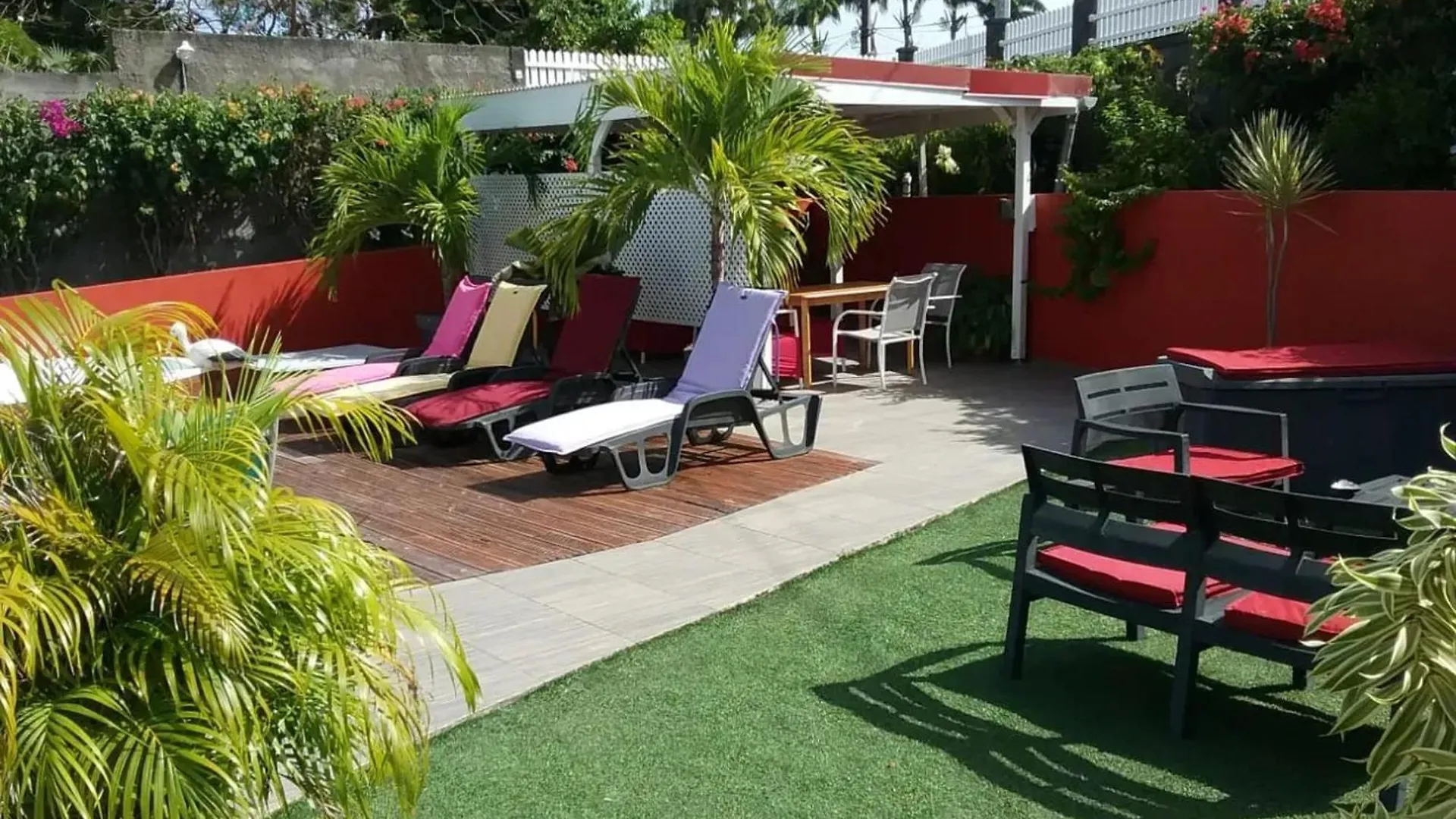 Appartement Charmant A Sainte Anne 70 M² Avec Piscine Sainte-Anne